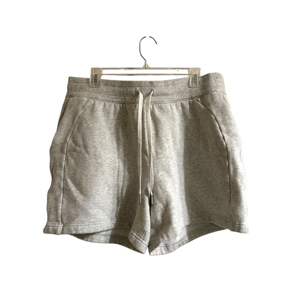 Lululemon Scuba High-Rise Short 5" | Sz 14 - Picture 4 of 5